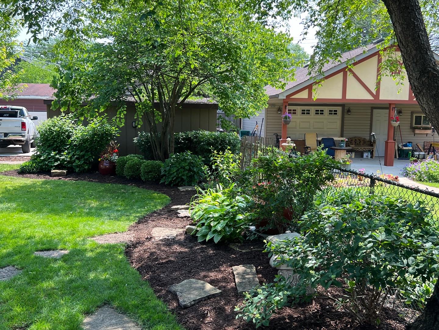 Residential Mulch Appplication